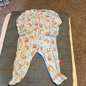 EUC Magnetic Me footie pajama - no flaws!